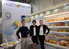 Am Stand der polnischen Firma FructFresh. Der Produktionsbetrieb liefert vorrangig handgemachte Obstsalate aber auch verarbeitete Monoprodukte für den Handel und ist auch auf dem deutschen Markt tätig.